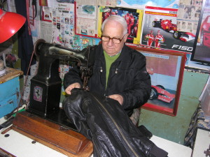 Alfio Cappelletti al lavoro