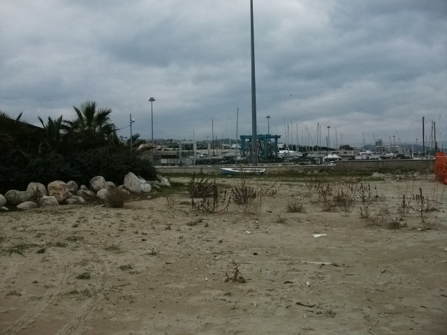 area sud a meridione del molo del porto dopo la rimozione della recinzione