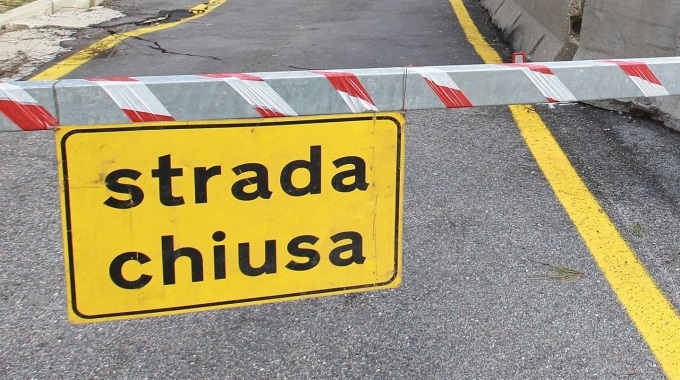 strada chiusa