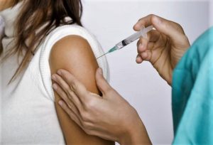 vaccino-antinfluenzale-2015-2016-benefici-controindicazioni-effetti-collaterali