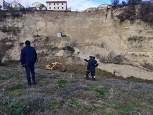 Frana Castelnuovo, Sindaco: "Appalto entro 3 mesi". Mariani istituisca una Commissione di Vigilanza e si occupi di Campli"