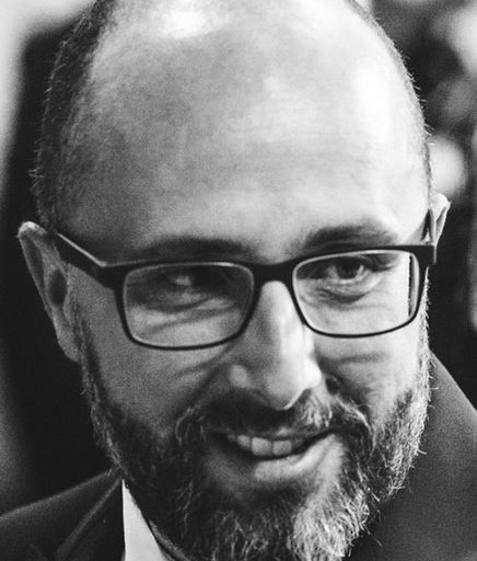 stefano-tucci-436x512