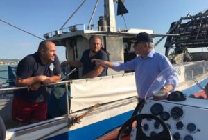 Pesca, Pepe in mare con la guardia costiera e le vongolare
