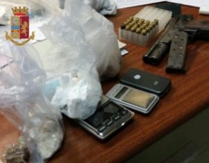 Armi e droga in casa, arrestato giovane di Giulianova