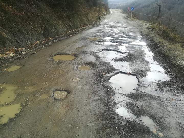 Valle Castellana, provinciale 49 disconnessa e impraticabile: Servono interventi urgenti