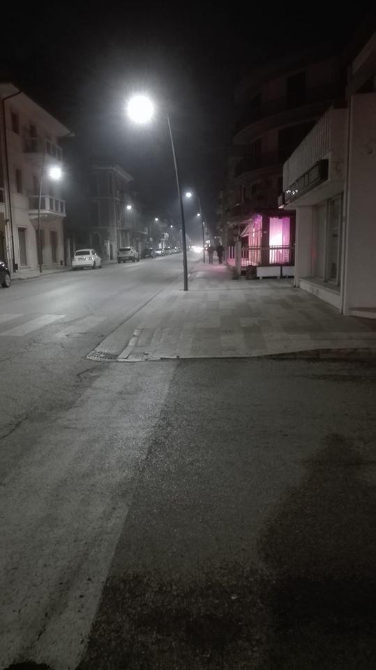 Sant' Egidio in ritardo sull'accensione delle luminarie. Minoranza"Paese triste e spoglio"