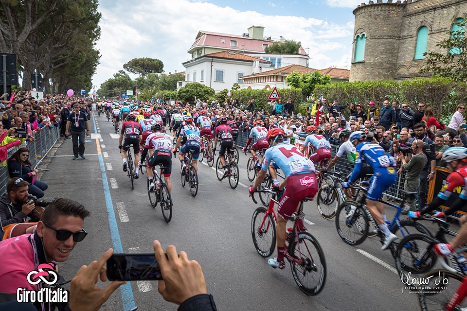 asfalto giro d italia tortoreto