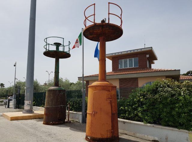 Giulianova, il vecchio faro del porto arriva all’Annunziata