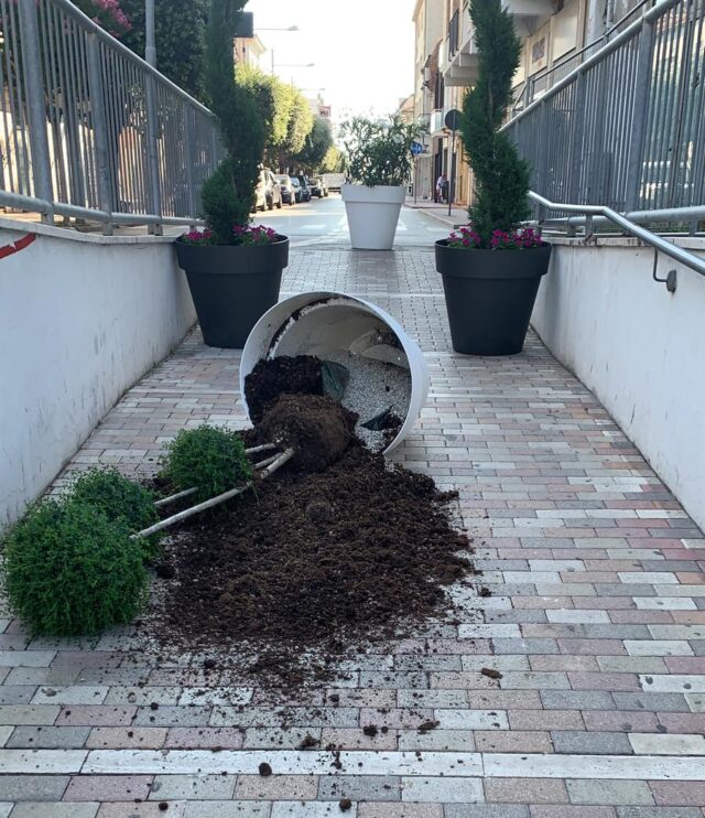 Giulianova, atti vandalici nel sottopasso di via Nazario Sauro