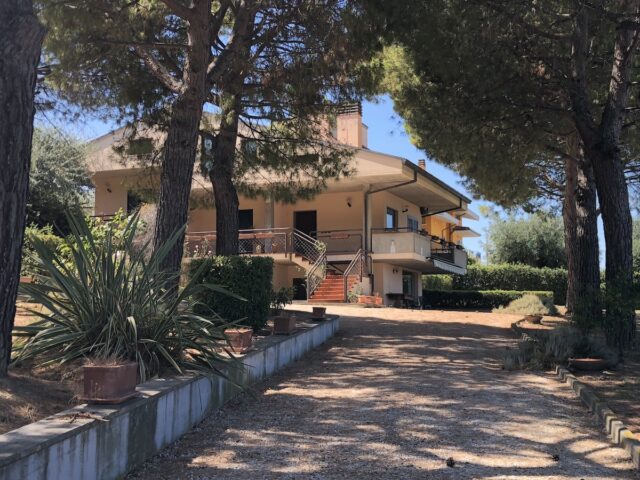 Colonnella, la famiglia Ferraro-Martelli dona al Comune un villino per attività sociali