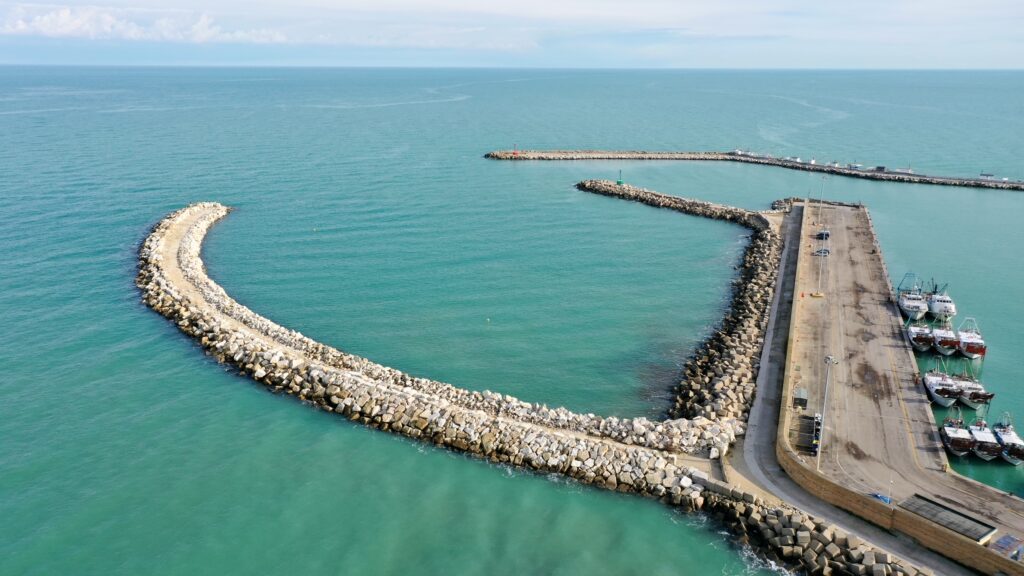 Giulianova, al via i lavori di sistemazione del braccio di prolungamento del molo Nord
