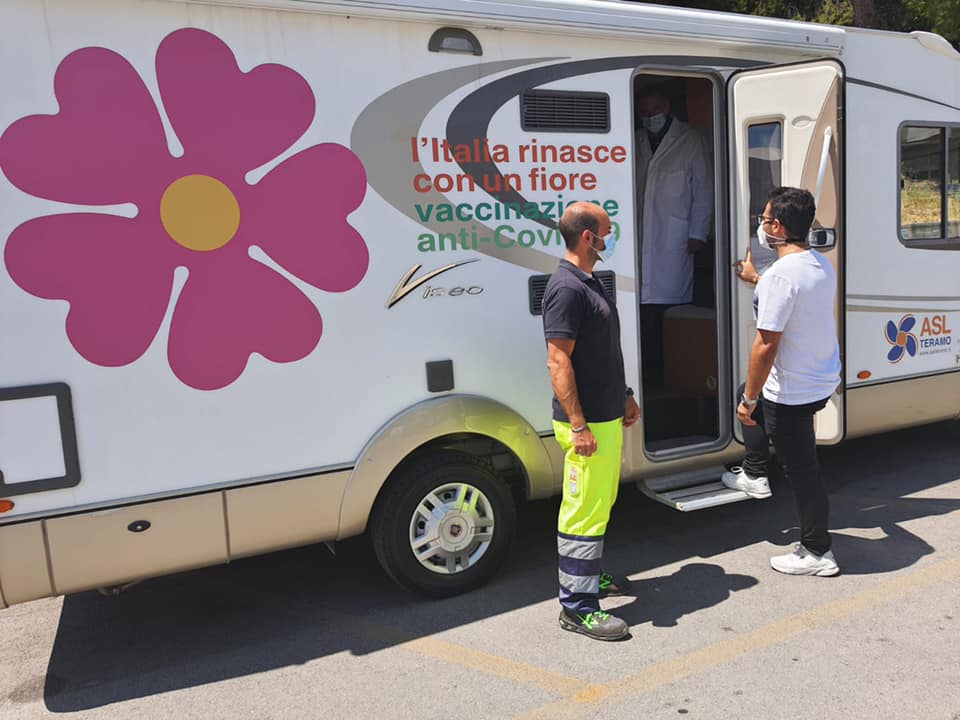 Prevenzione, riparte il tour del “Camper rosa”