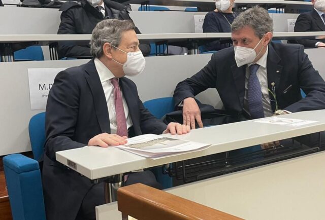 https://www.valvibratalife.com/assergi-draghi-visita-i-laboratori-del-gran-sasso/