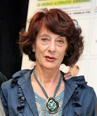 Giulianova: il libro di Giovanna Forti “L’amore è una sciarpa rossa”