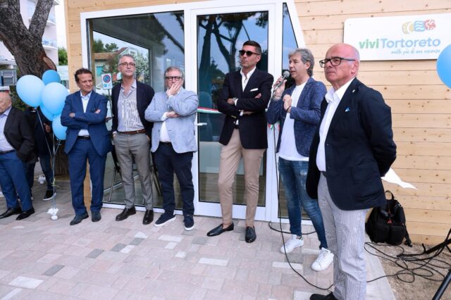 Tortoreto, inaugurato il nuovo IAT: Azione attacca su costi e mancati inviti