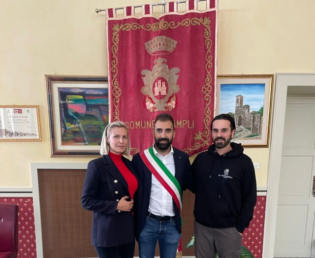 I falconieri volano in Arabia Saudita per promuovere Campli e l'Abruzzo