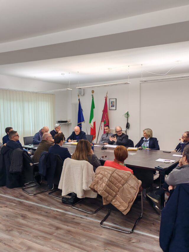 Unione Comuni : la Asl incontra i sindaci Di Giosia: “Nessun taglio alle attività della sanità vibratiana”